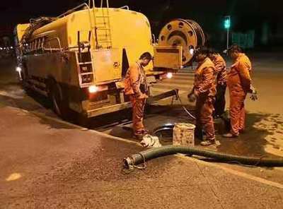 昆明北京路 抽糞車清理化糞池 管道清淤 下水管道疏通